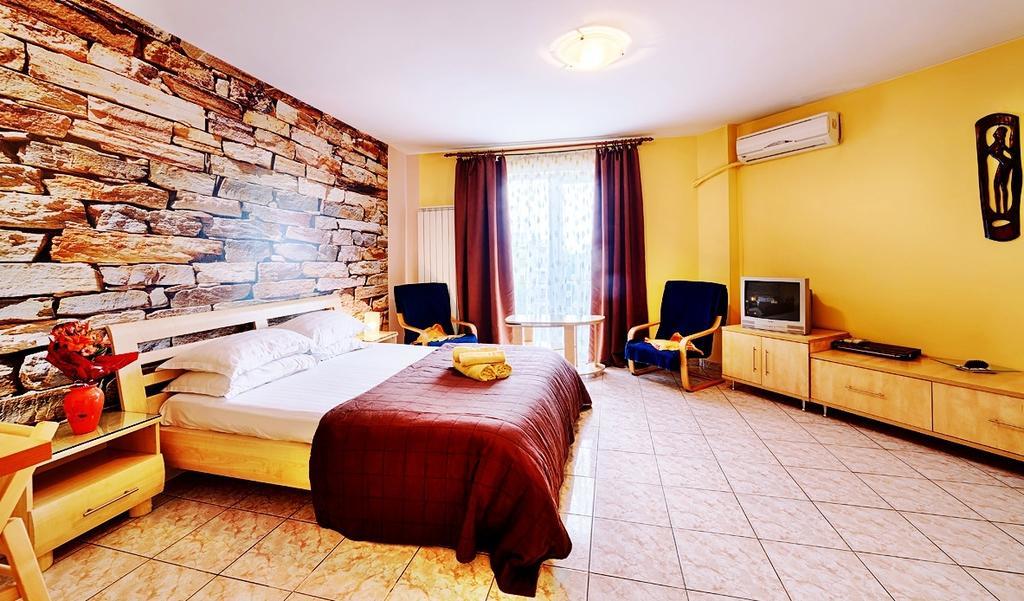 Eastcomfort Kogalniceanu Square Bucharest Room photo